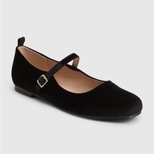 Gap Velvet Mary Jane Flats in Black, Size 8